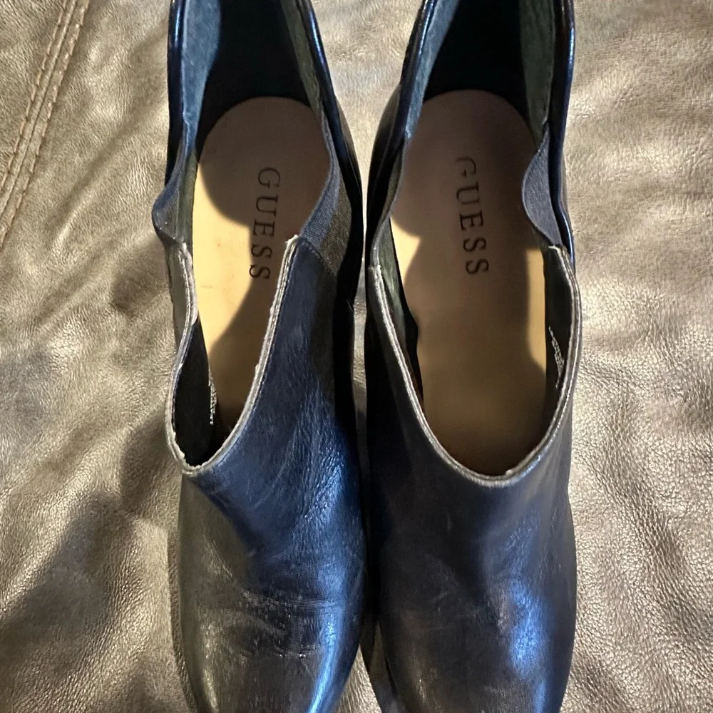 Guess black leather heal booties‎
